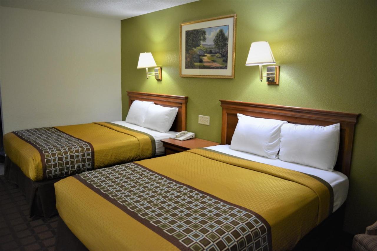 Bloomer Inn & Suites Εξωτερικό φωτογραφία