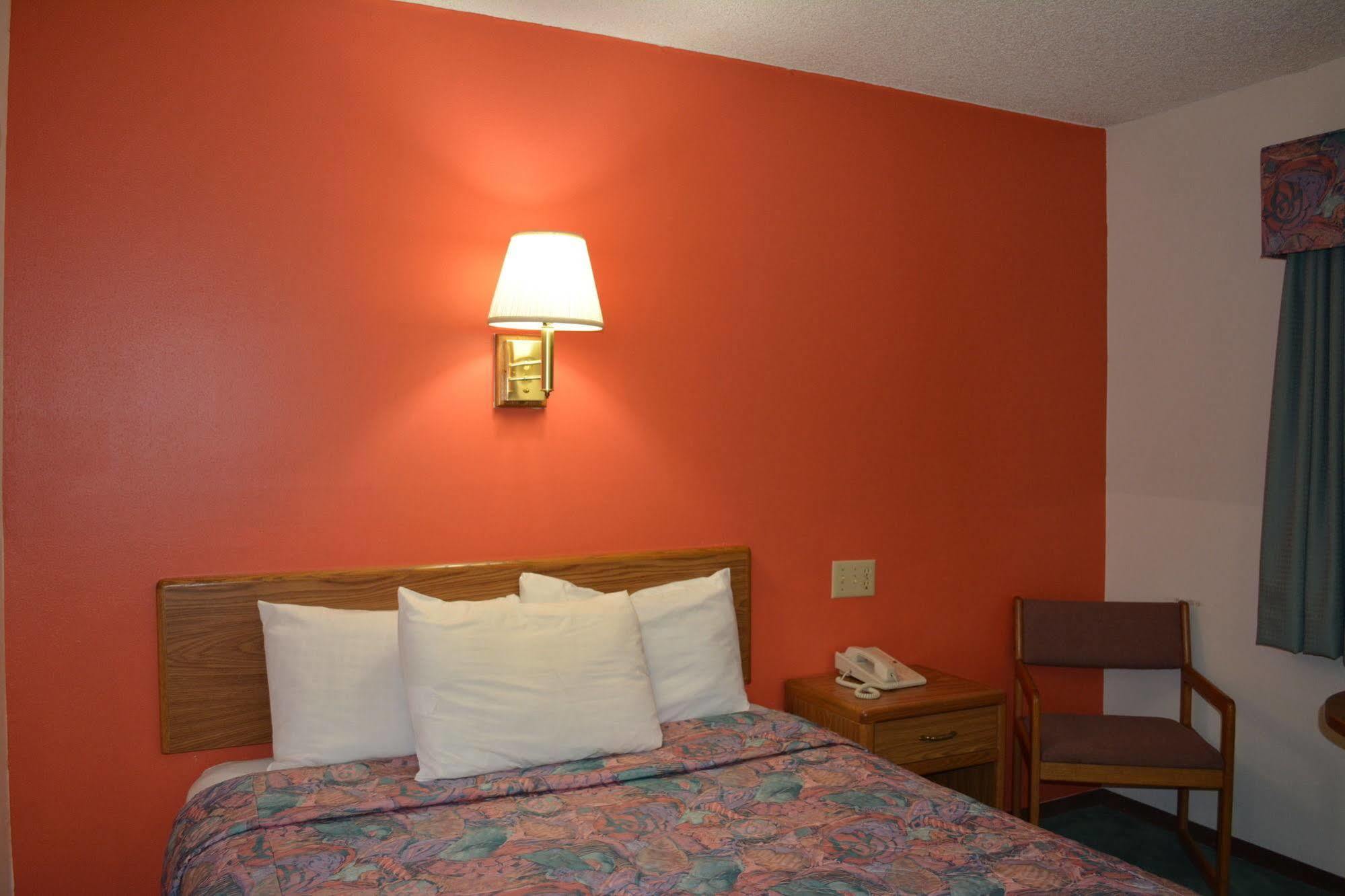 Bloomer Inn & Suites Εξωτερικό φωτογραφία