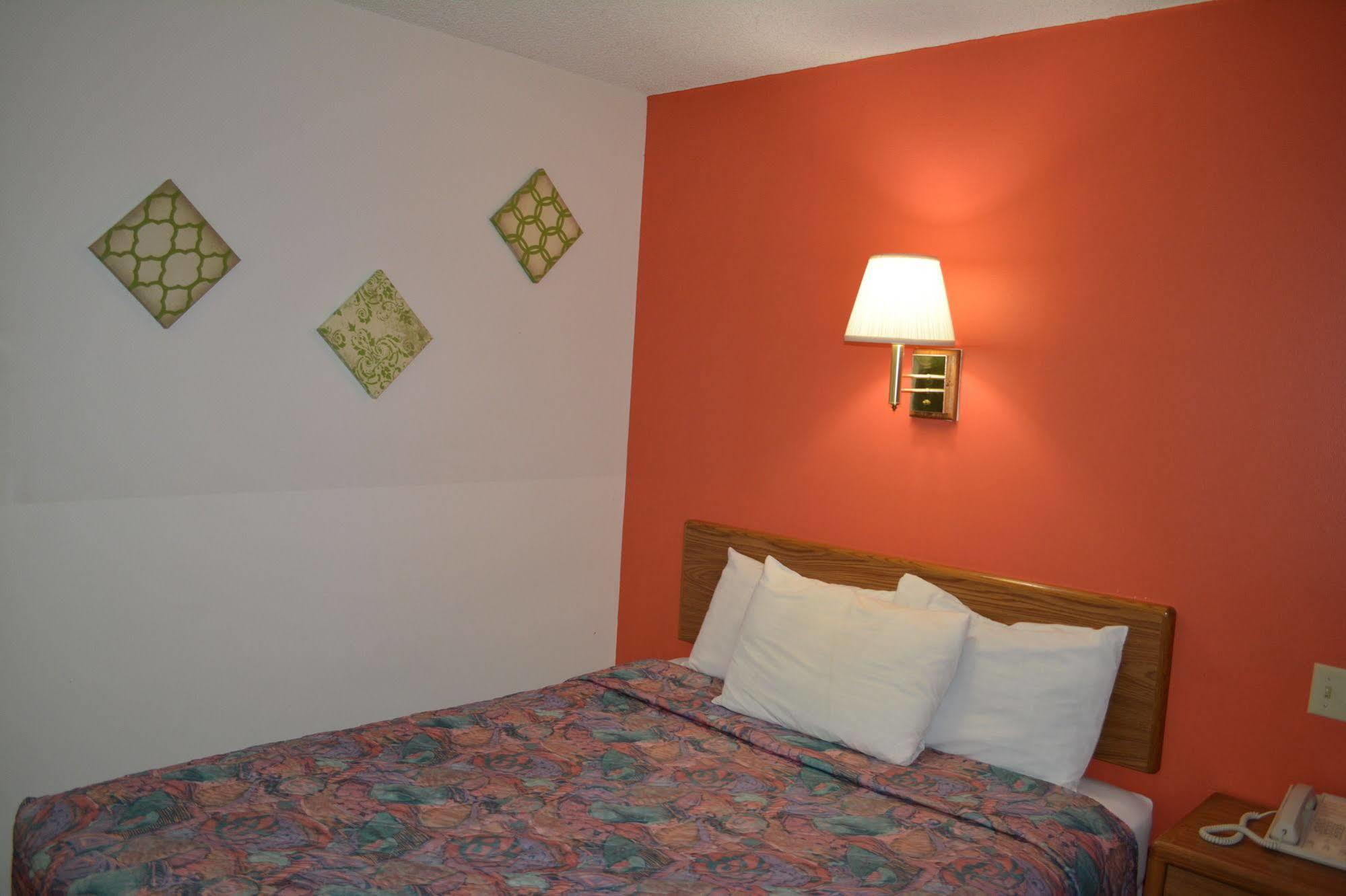 Bloomer Inn & Suites Εξωτερικό φωτογραφία